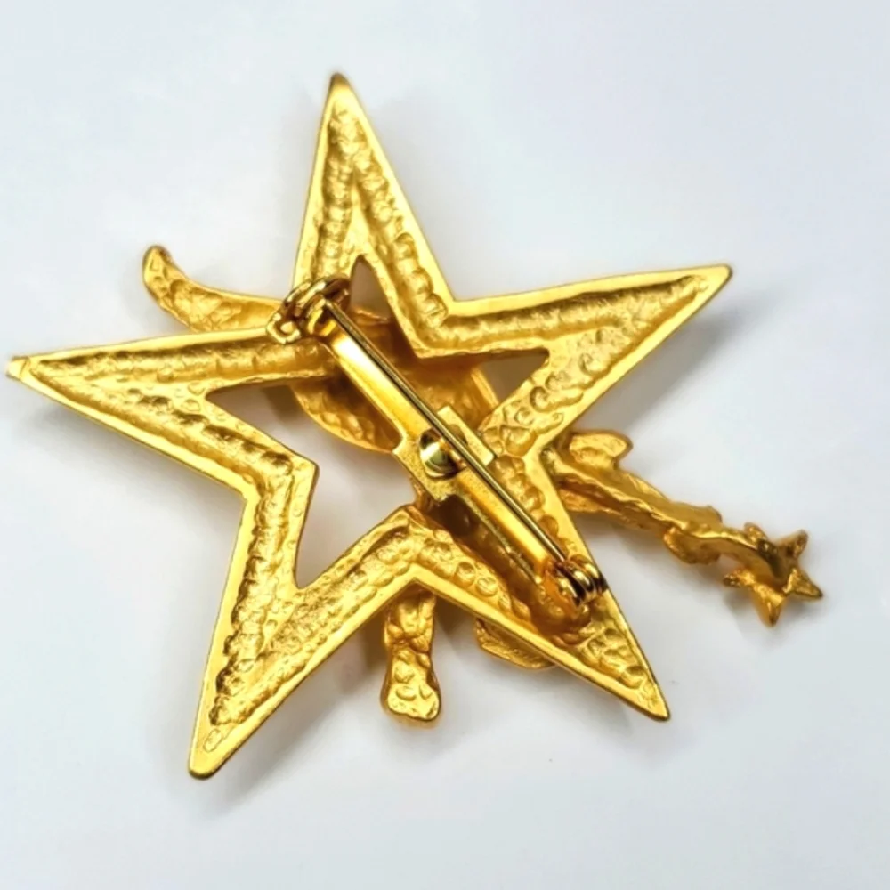 Vintage cherub star